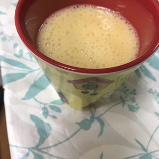 バナナと黄桃缶のミックスジュース╰(*´︶`*)╯